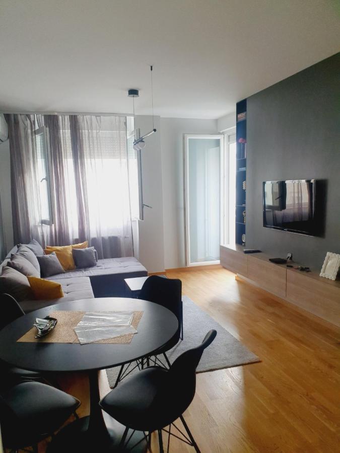 Apartamento Sajam 1 Novi Sad Exterior foto