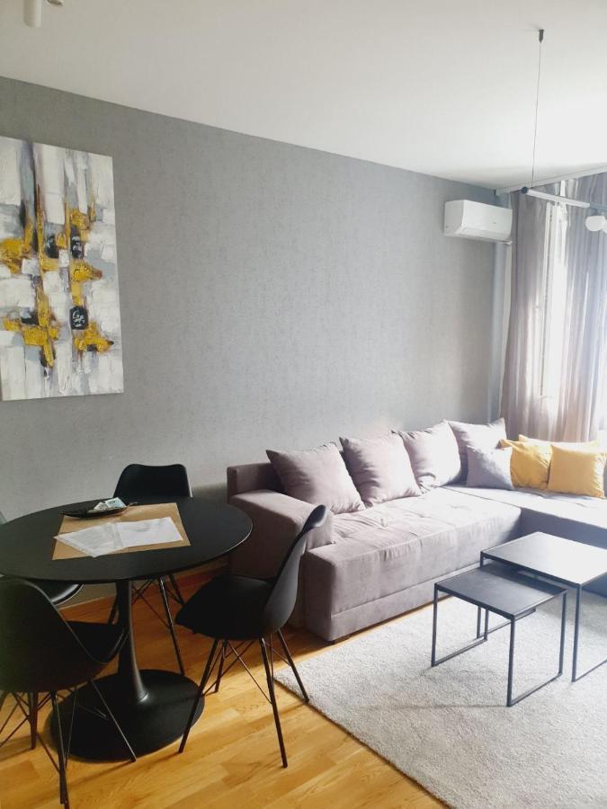 Apartamento Sajam 1 Novi Sad Exterior foto